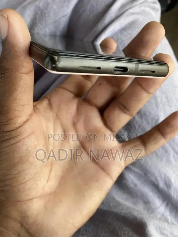 Google Pixel 6 Smartphone - High-Performance Mobile Device