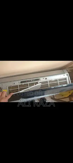 Photo - Gree Inverter Air Conditioner - Excellent Condition