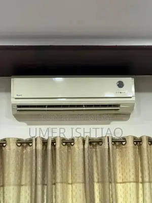 Photo - Gree 1.5 Ton Non-Inverter Air Conditioner