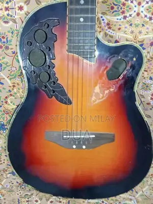 Musical Instrument Guitar in Good Condition