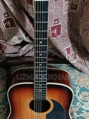 6-String Acoustic or Electric Guitar in Excellent Condition