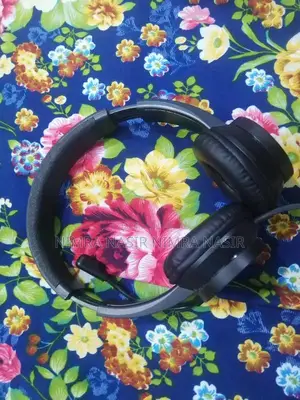 High-Quality Headphones - Clear Sound, Excellent Condition