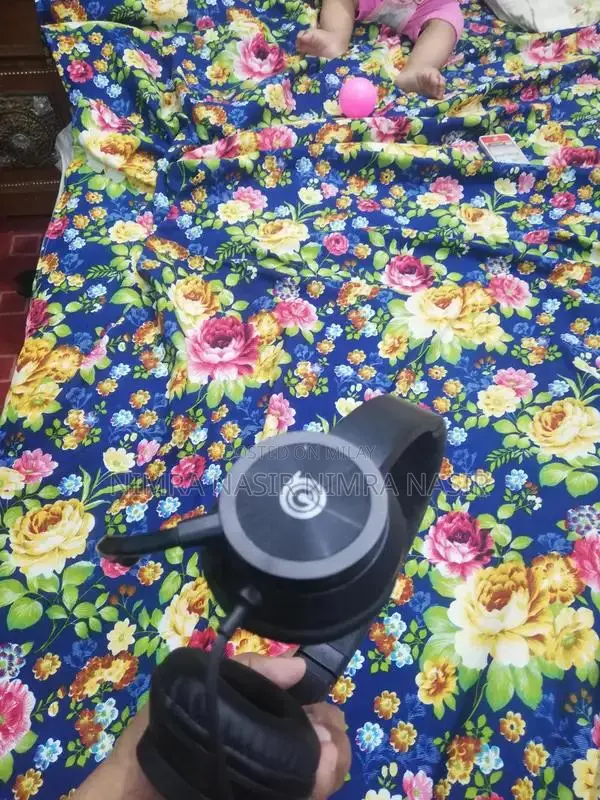 High-Quality Headphones - Clear Sound, Excellent Condition