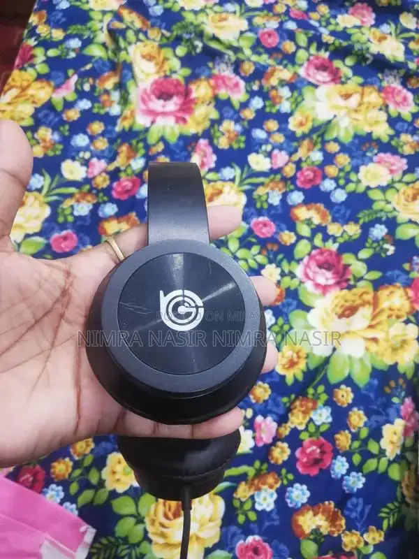 High-Quality Headphones - Clear Sound, Excellent Condition
