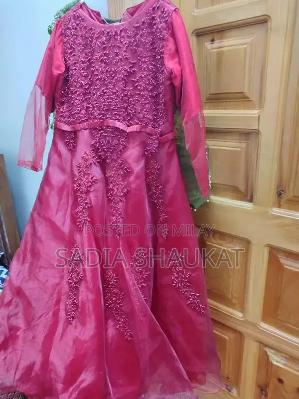 Minimally Used Medium Maxi Dress - Excellent Condition