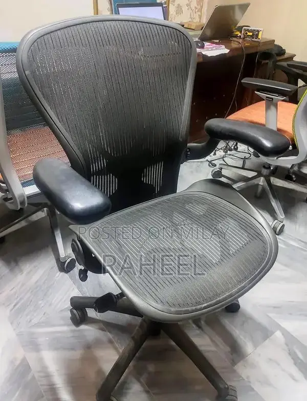 Herman Miller Aeron Ergonomic Office Chair - Graphite Remastered