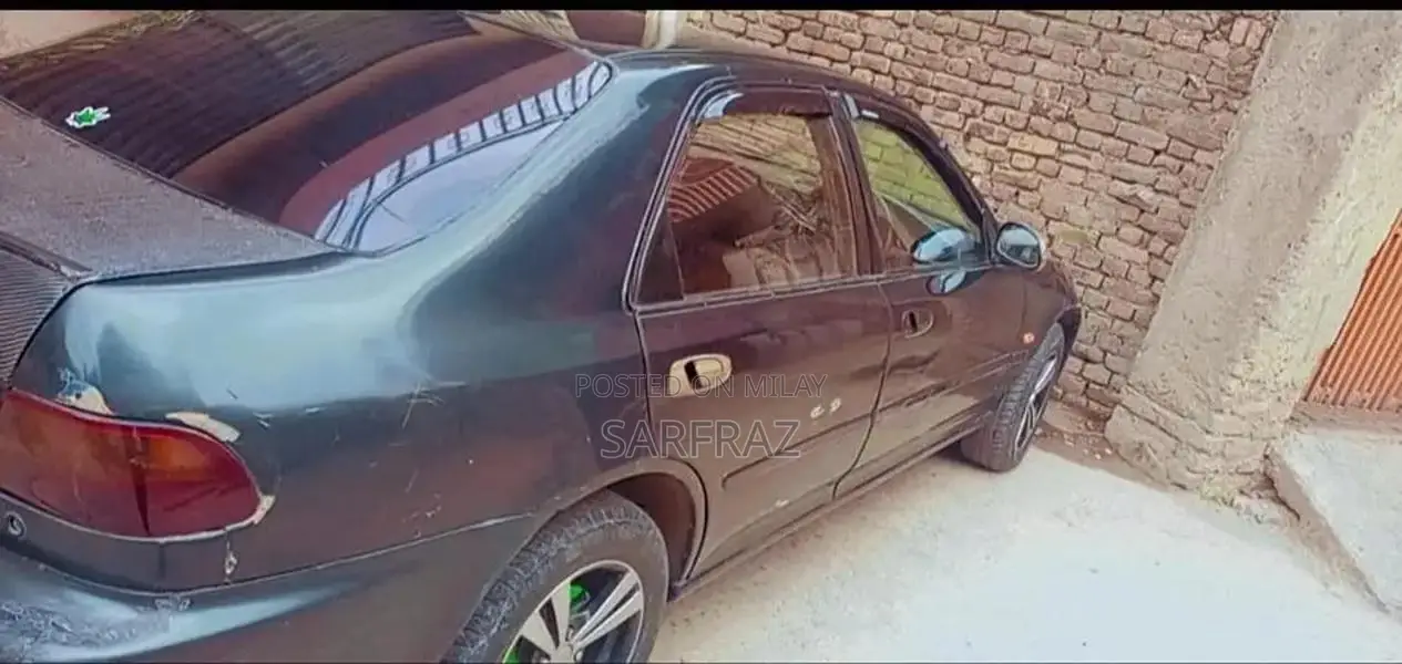 Honda Civic 1995 Sedan - Classic Import Car