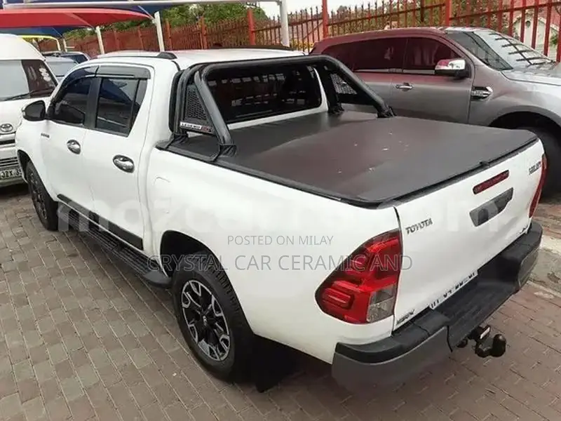 Jac and Rocca 4x4 Vehicle Shatter-Resistant Car Canopy Shelter