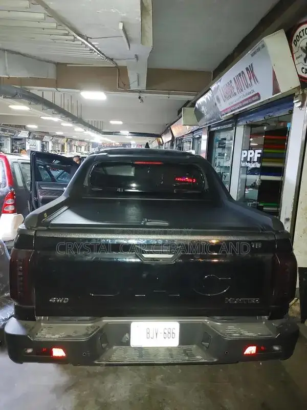 Jac and Rocca 4x4 Vehicle Shatter-Resistant Car Canopy Shelter