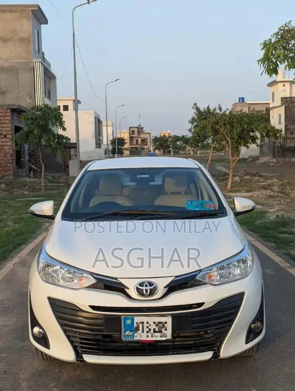 Toyota Yaris Compact Sedan - Automatic CVT Transmission