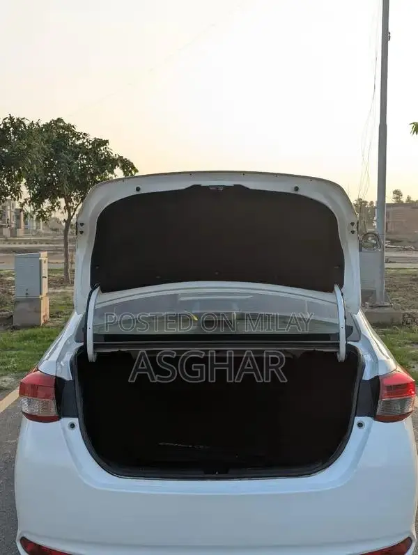 Toyota Yaris Compact Sedan - Automatic CVT Transmission