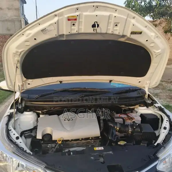 Toyota Yaris Compact Sedan - Automatic CVT Transmission