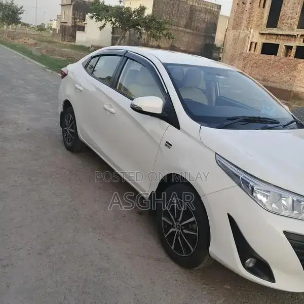 Toyota Yaris Compact Sedan - Automatic CVT Transmission