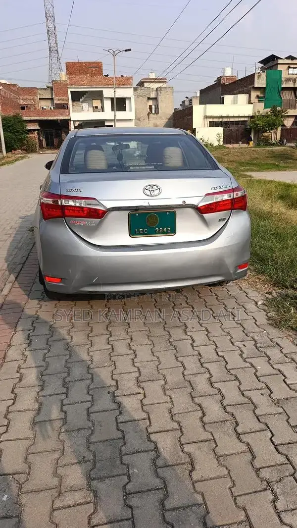 Toyota Corolla GLI 2016 Sedan - Well-Maintained Compact Car