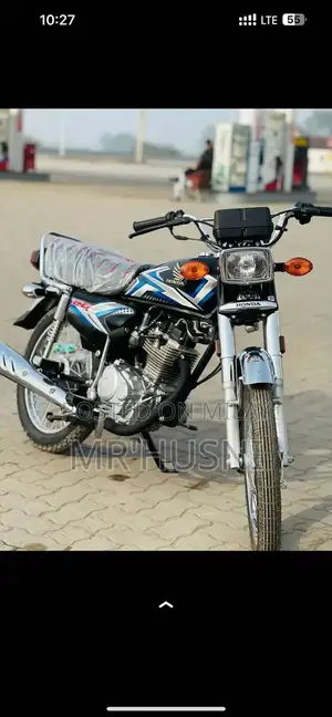 Photo - Honda 125cc Motorcycle - Low Mileage Excellent Condition