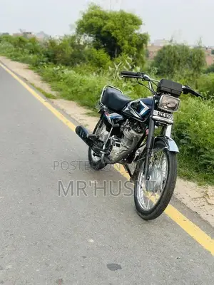 Honda 125cc Motorcycle - Low Mileage Excellent Condition