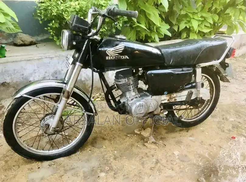 Honda CG 125 Vintage Motorcycle - 1985 Classic Model