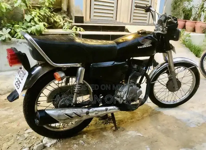 Honda CG 125 Vintage Motorcycle - 1985 Classic Model