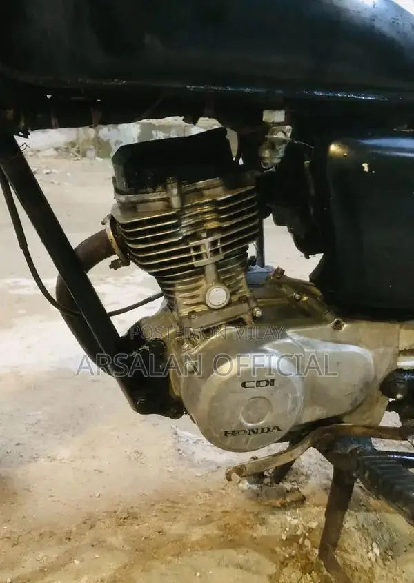 Honda CG 125 Vintage Motorcycle - 1985 Classic Model