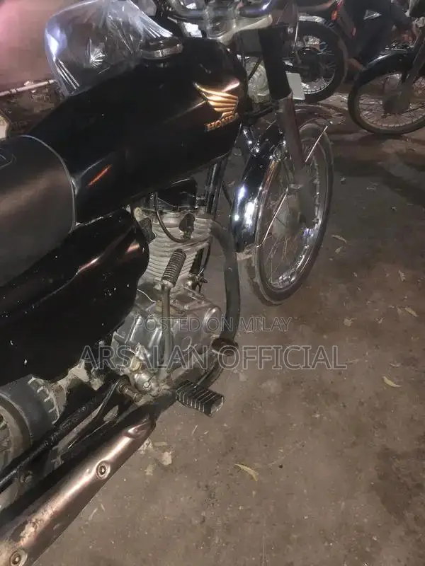 Honda CG 125 Vintage Motorcycle - 1985 Classic Model