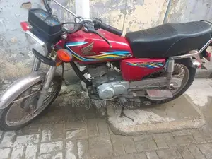 Honda 125cc Motorcycle - 2018 Model Urban Commuter