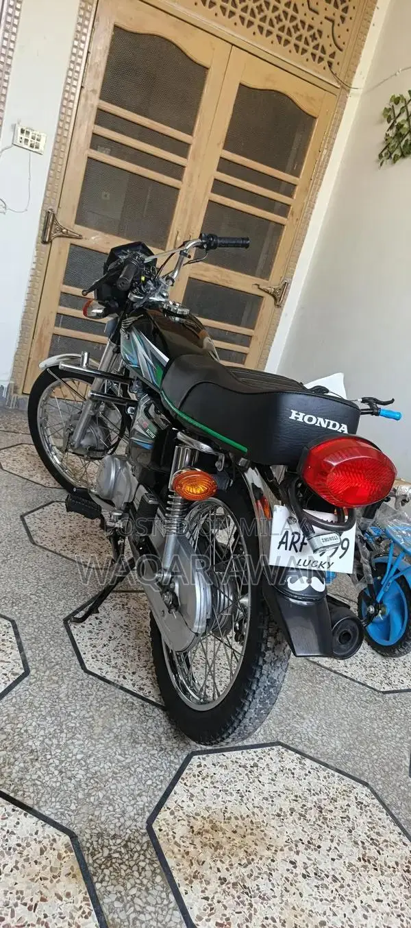Honda 125cc Motorcycle - 2023 Model with Smart Card