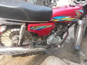 Honda 125cc Motorcycle - 2018 Model Urban Commuter