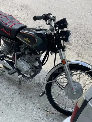 Photo - Honda CG 125 Motorcycle - Low Mileage Reliable Commuter