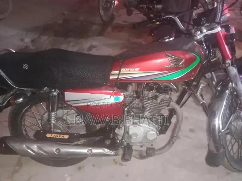 Honda 125cc Motorcycle Lightweight Sport Bike