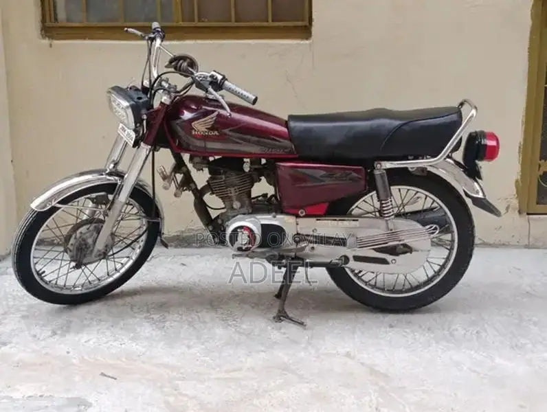 Honda CG 125 Motorcycle - 2016 Model Commuter Bike