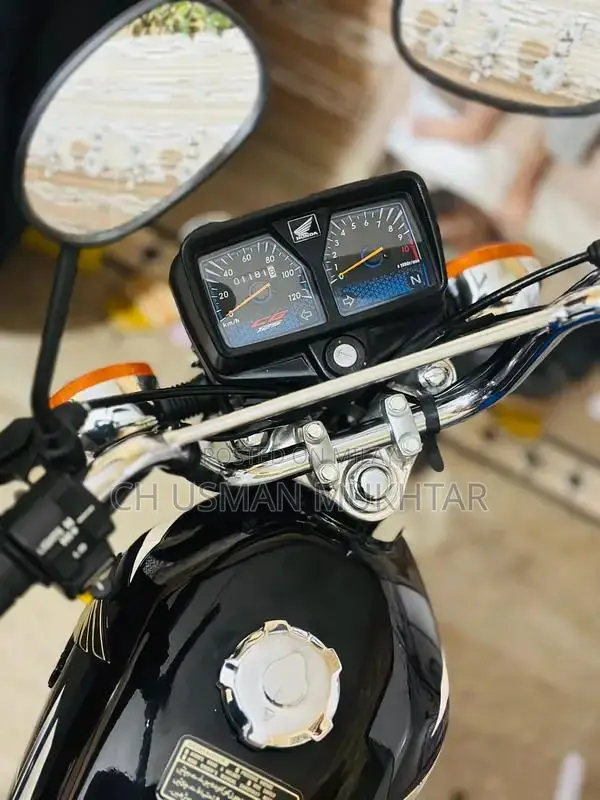 Honda CG125 Motorcycle - Classic Single Cylinder Commuter Bike