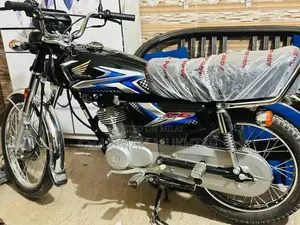 Honda CG125 Motorcycle - Classic Single Cylinder Commuter Bike