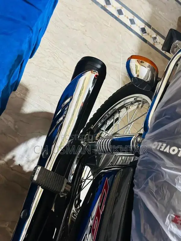 Honda CG125 Motorcycle - Classic Single Cylinder Commuter Bike