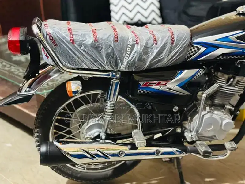 Honda CG125 Motorcycle - Classic Single Cylinder Commuter Bike