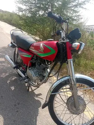 Honda 125cc Motorcycle in Excellent Condition