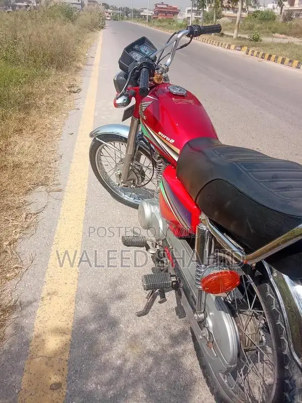 Honda 125cc Motorcycle in Excellent Condition