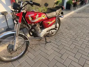 Honda 125cc Motorcycle - Low Mileage Genuine Condition