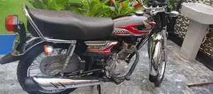 Honda 125cc Motorcycle in Black