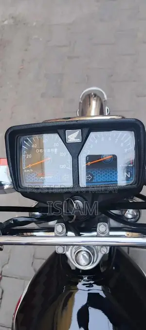 Honda 125cc Motorcycle in Black
