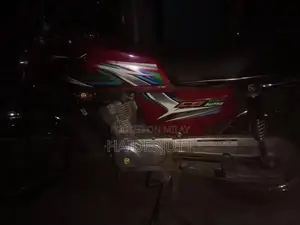 Photo - Honda 125cc Motorcycle 2023 Model - Reliable Urban Commuter