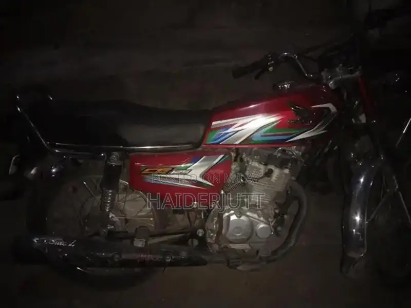 Honda 125cc Motorcycle 2023 Model - Reliable Urban Commuter