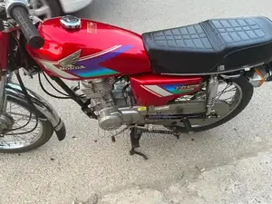 Photo - Honda 125CG Motorcycle - Low Mileage Street Bike