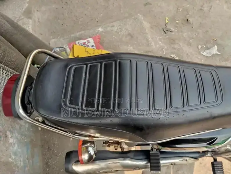 Honda 125 Motorcycle - Original Parts and Excellent Condition