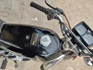 Honda 125 Motorcycle - Original Parts and Excellent Condition