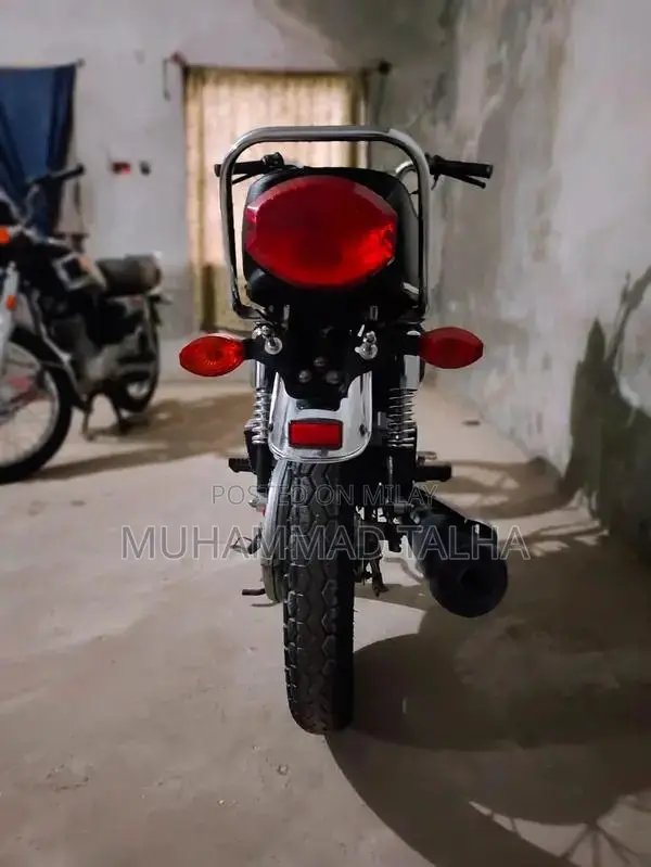 Honda 125cc Motorcycle Near-New 2022 Model Low Mileage