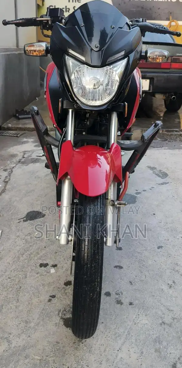 Honda CB 150F Golden Number Motorcycle