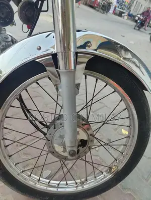 Honda CD 70 Classic Motorcycle - Single Cylinder Commuter Bike