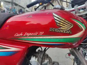 Honda CD 70 Classic Motorcycle - Single Cylinder Commuter Bike