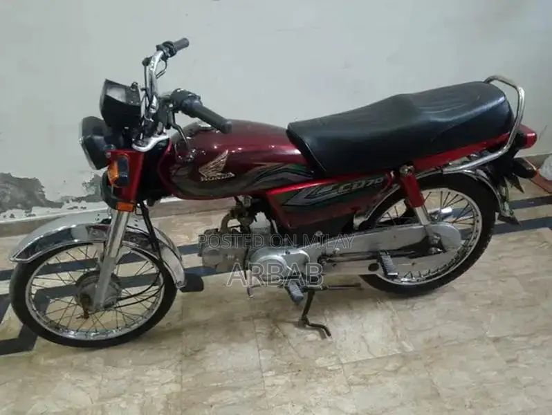 Honda CD 70cc Motorcycle - 2023 Model Commuter Bike