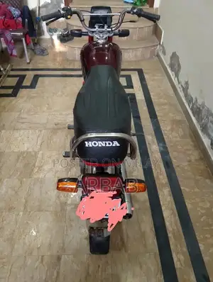 Honda CD 70cc Motorcycle - 2023 Model Commuter Bike